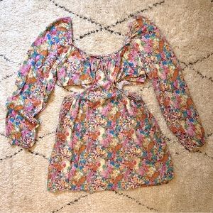 Floral linen dress with cutout